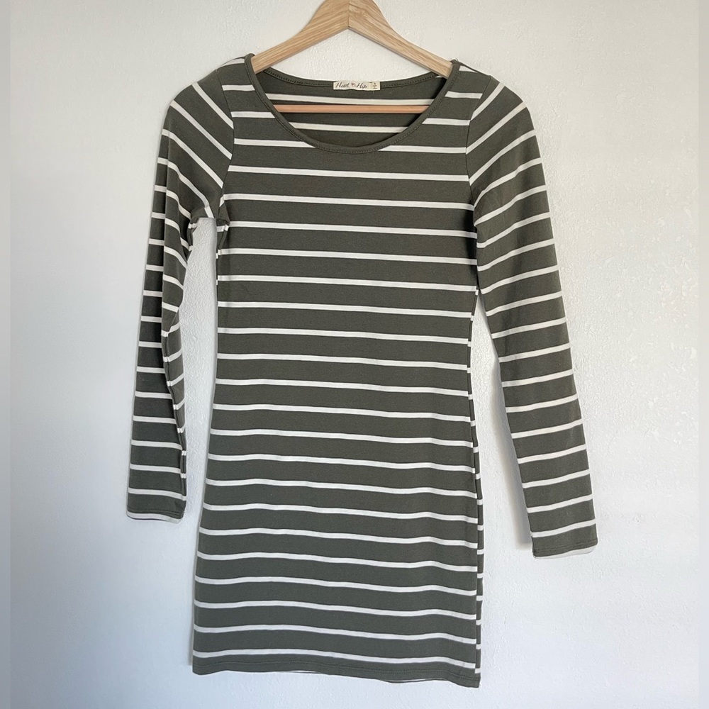 NWOT Heart & Hips Olive Green & White Long Sleeve Bodycon Dress